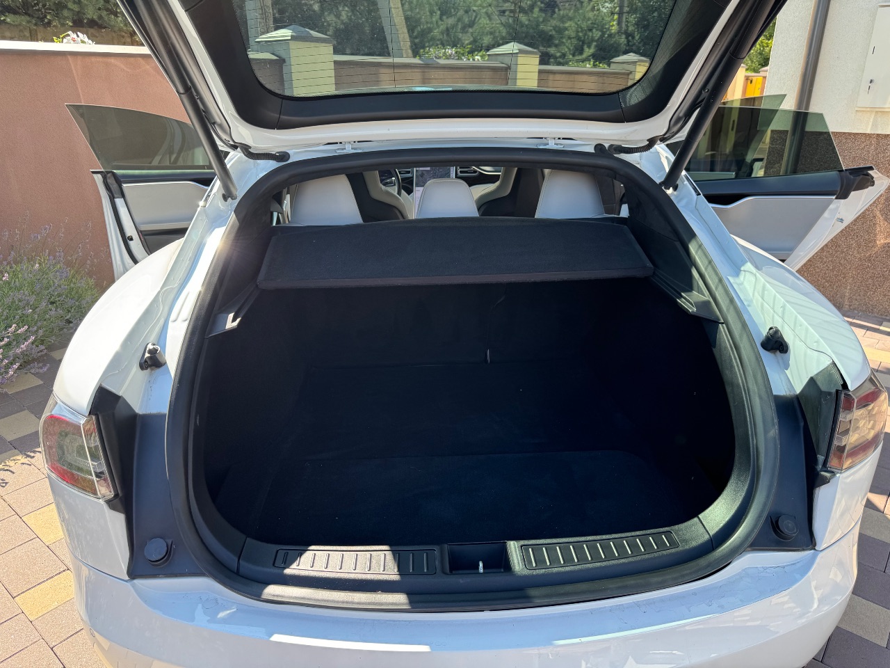 Tesla Model S - фото 17