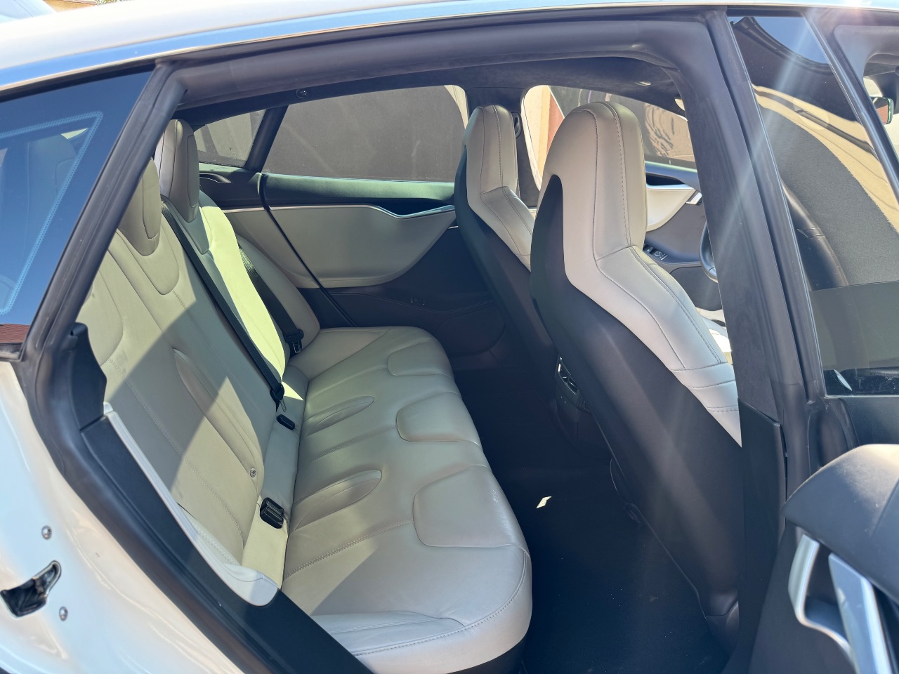 Tesla Model S - фото 10