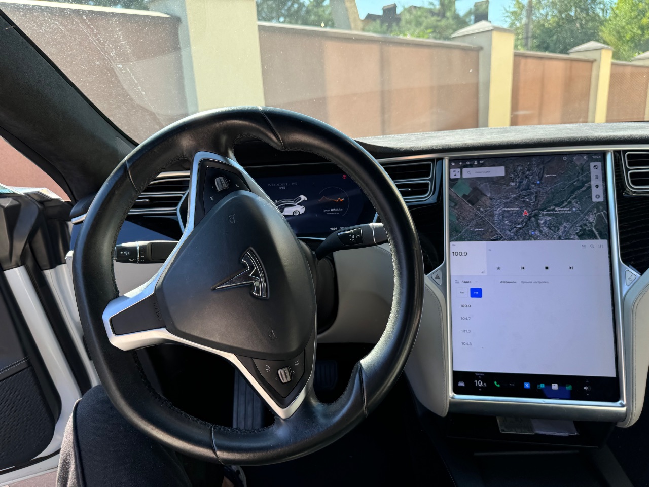 Tesla Model S - фото 15