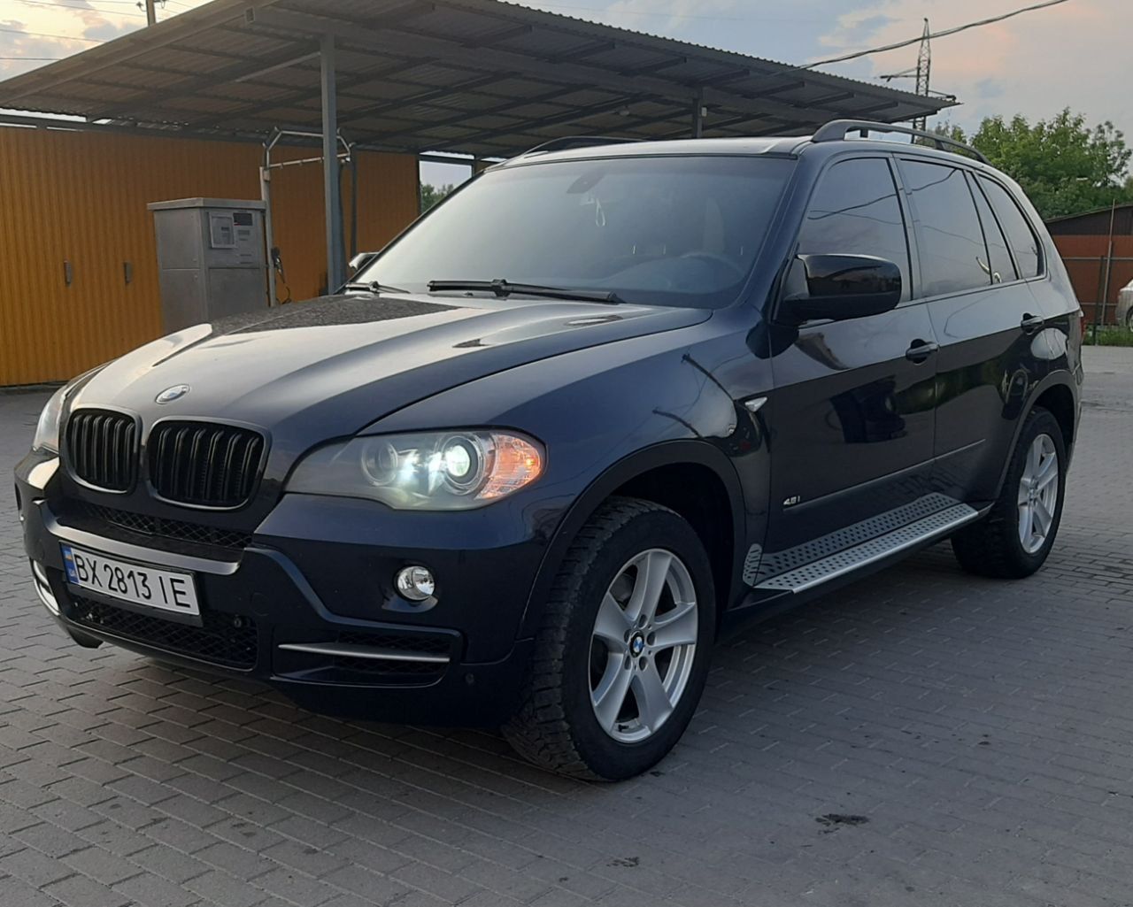 BMW X5 - фото 1