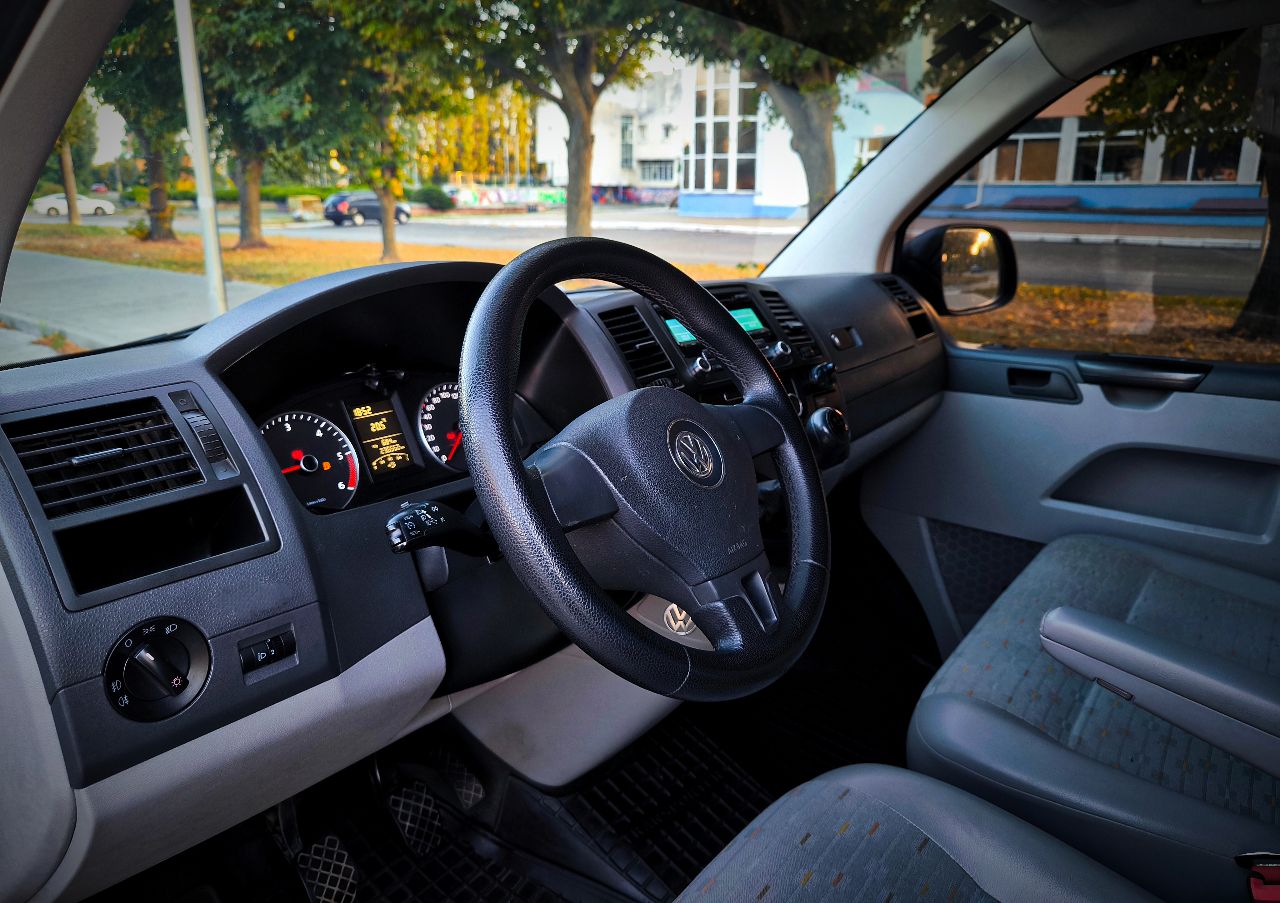 Volkswagen Transporter - фото 24