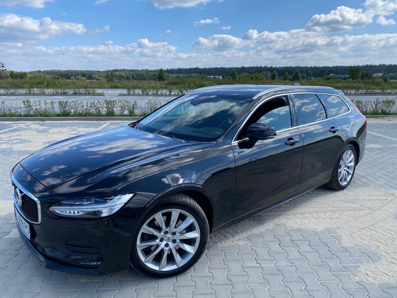 Volvo V90 - фото 1