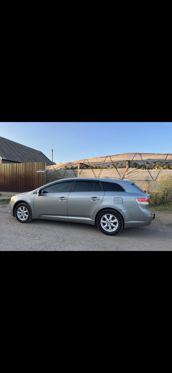 Toyota Avensis - фото 6