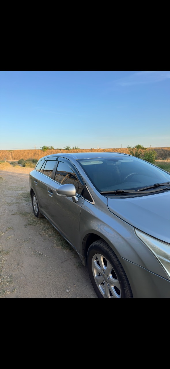 Toyota Avensis - фото 4