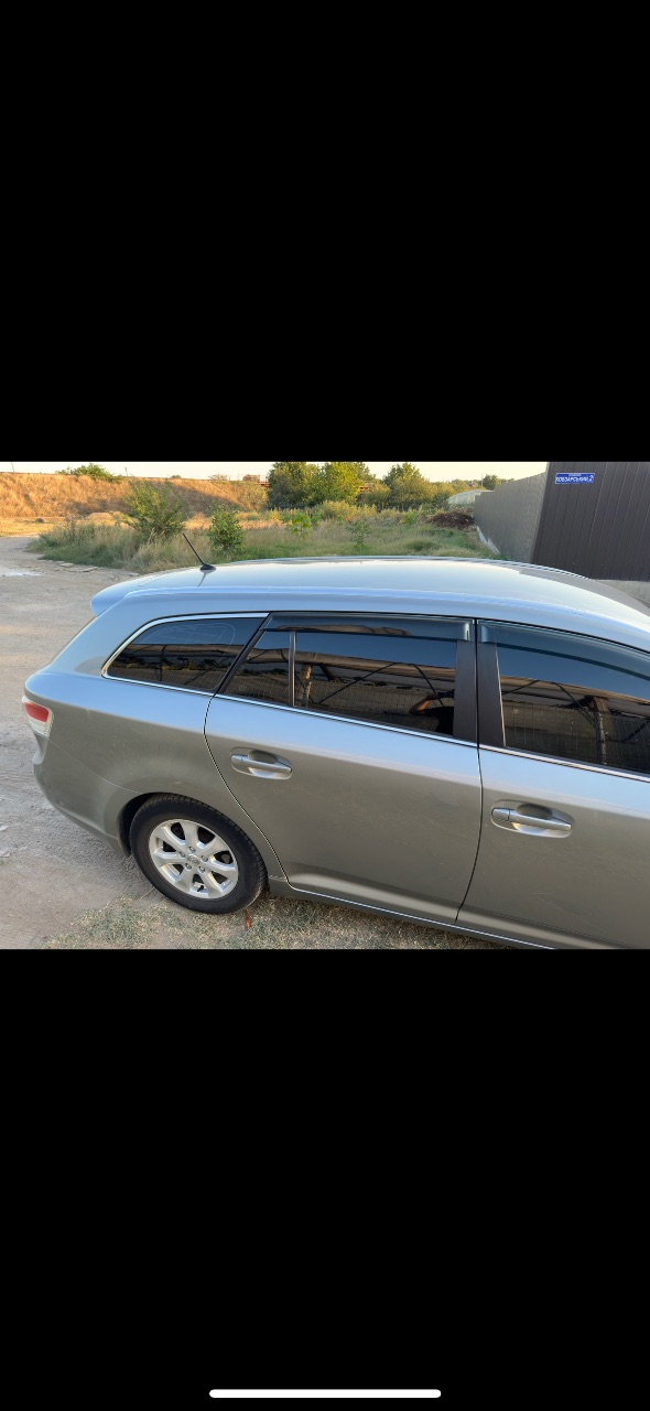 Toyota Avensis - фото 3