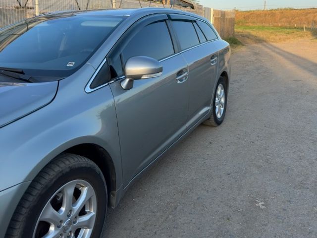 Toyota Avensis - фото 2