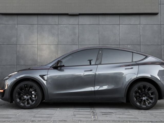 Tesla Model Y - зображення 2