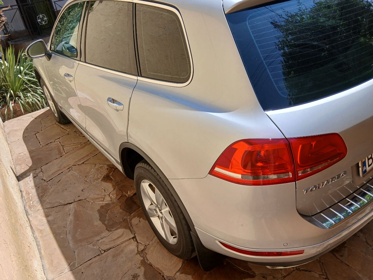 Volkswagen Touareg - фото 12