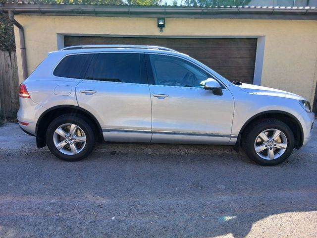 Volkswagen Touareg - фото 1