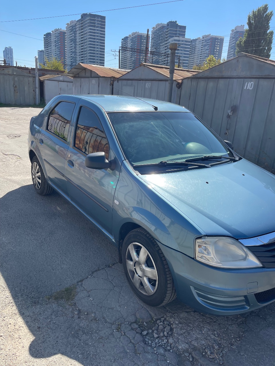 Renault Logan - фото 7