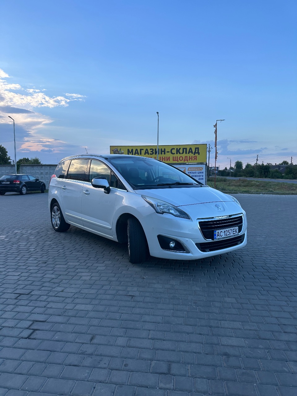 Peugeot 5008 - фото 1