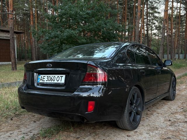 Subaru Legacy - фото 4