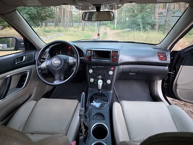 Subaru Legacy - фото 5