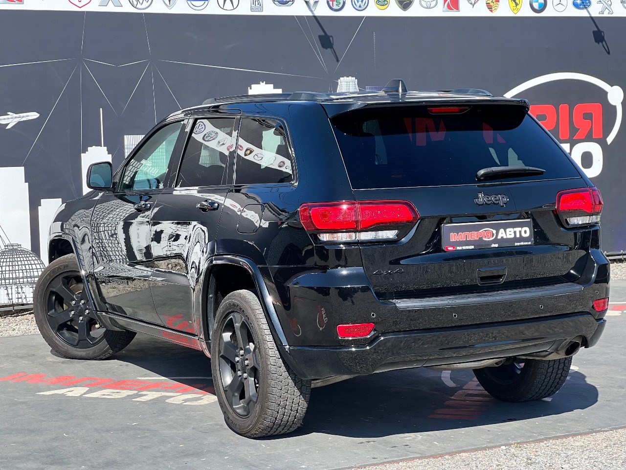 Jeep Grand Cherokee - фото 3