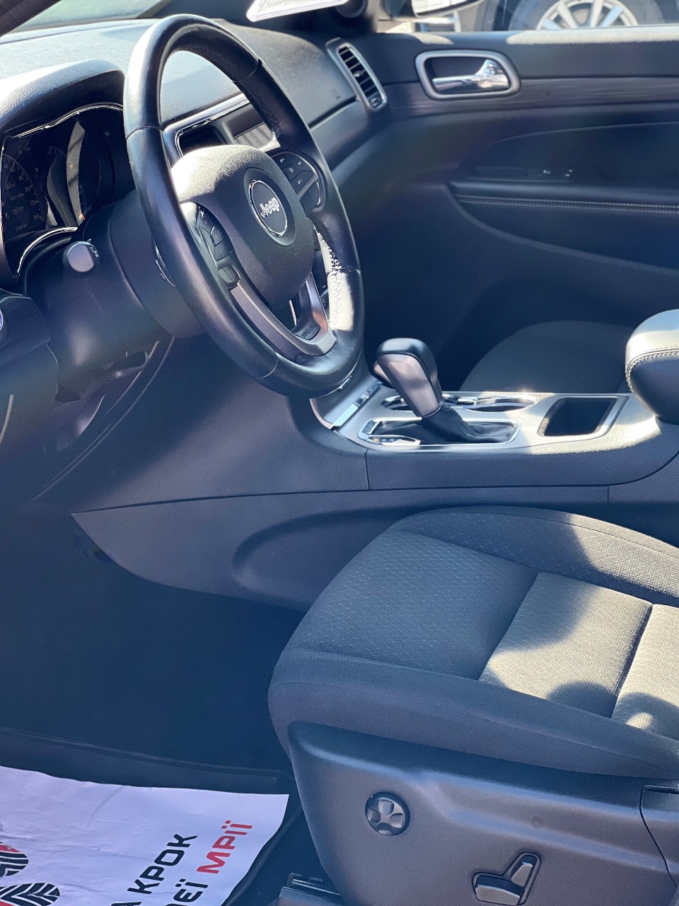 Jeep Grand Cherokee - фото 10