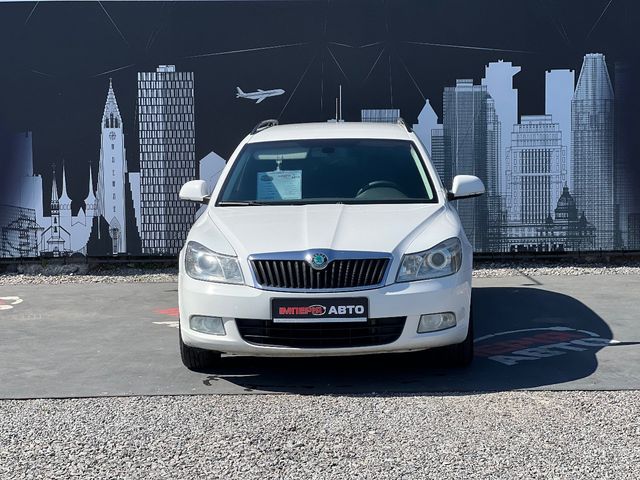 Skoda Octavia - фото 3