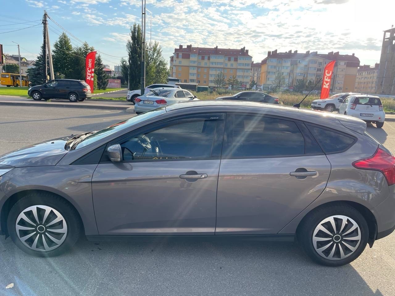 Ford Focus - фото 5