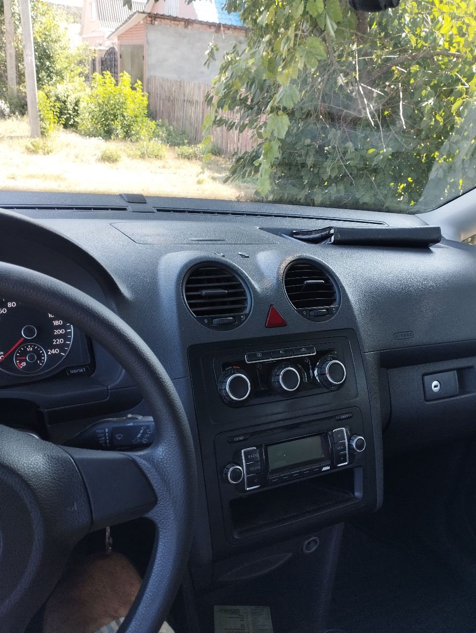 Volkswagen Caddy - фото 8