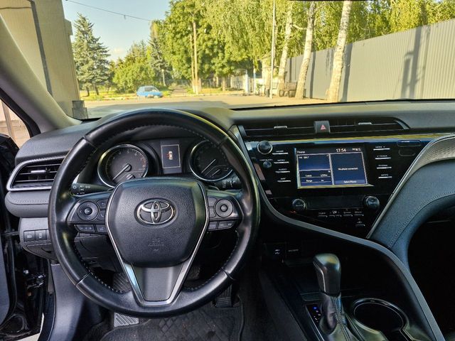 Toyota Camry - фото 3