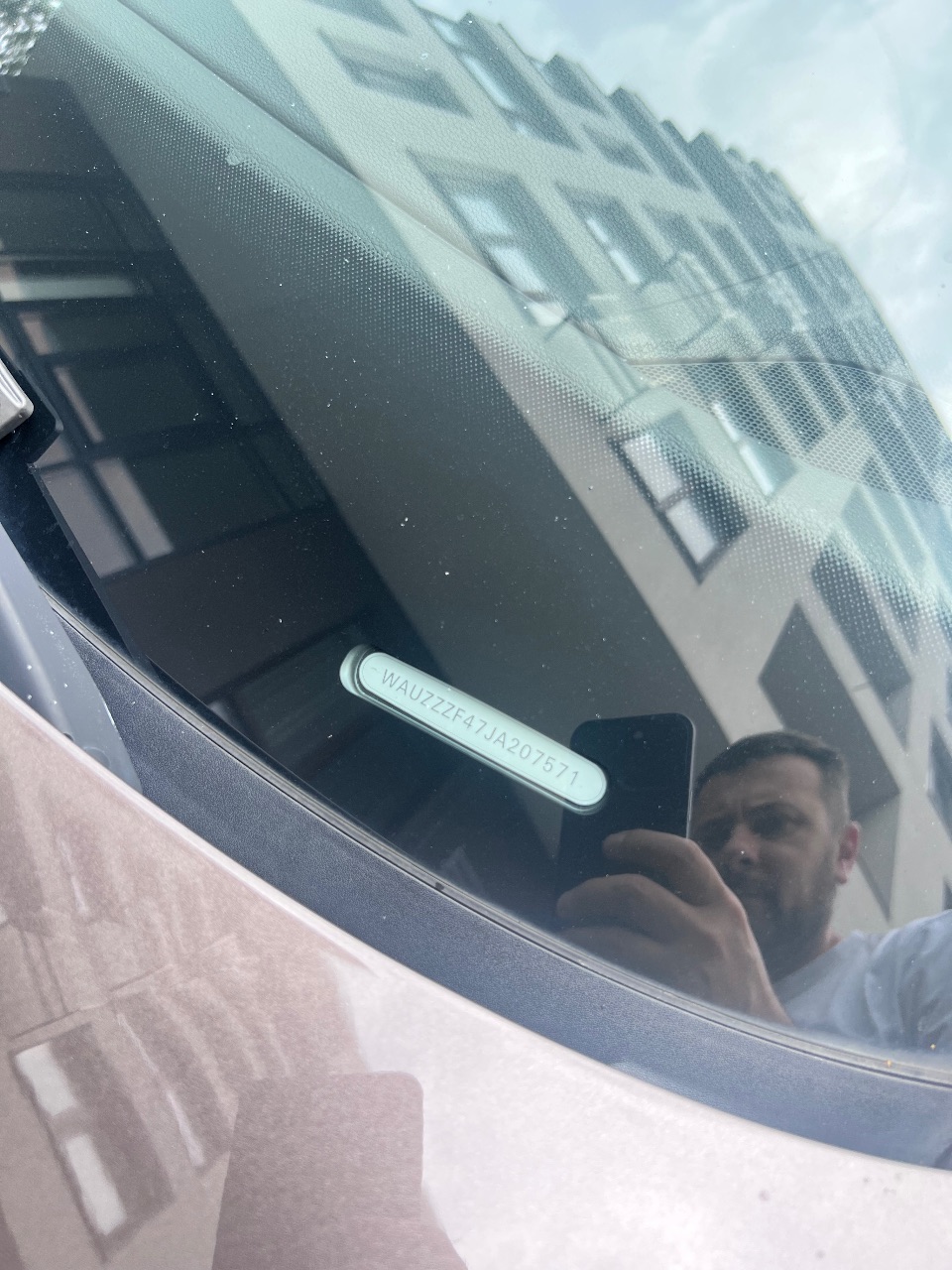 Audi A4 - фото 10