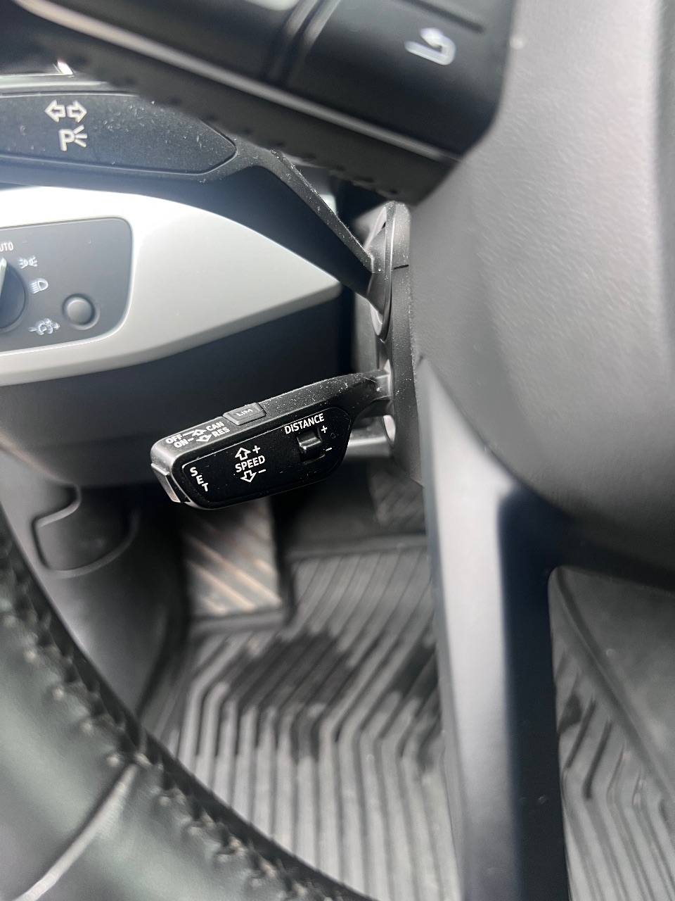 Audi A4 - фото 8