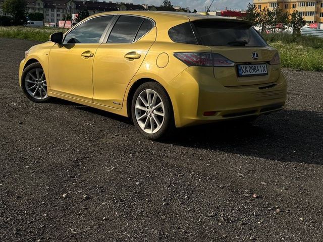 Lexus CT - фото 3