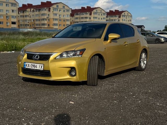 Lexus CT - фото 2