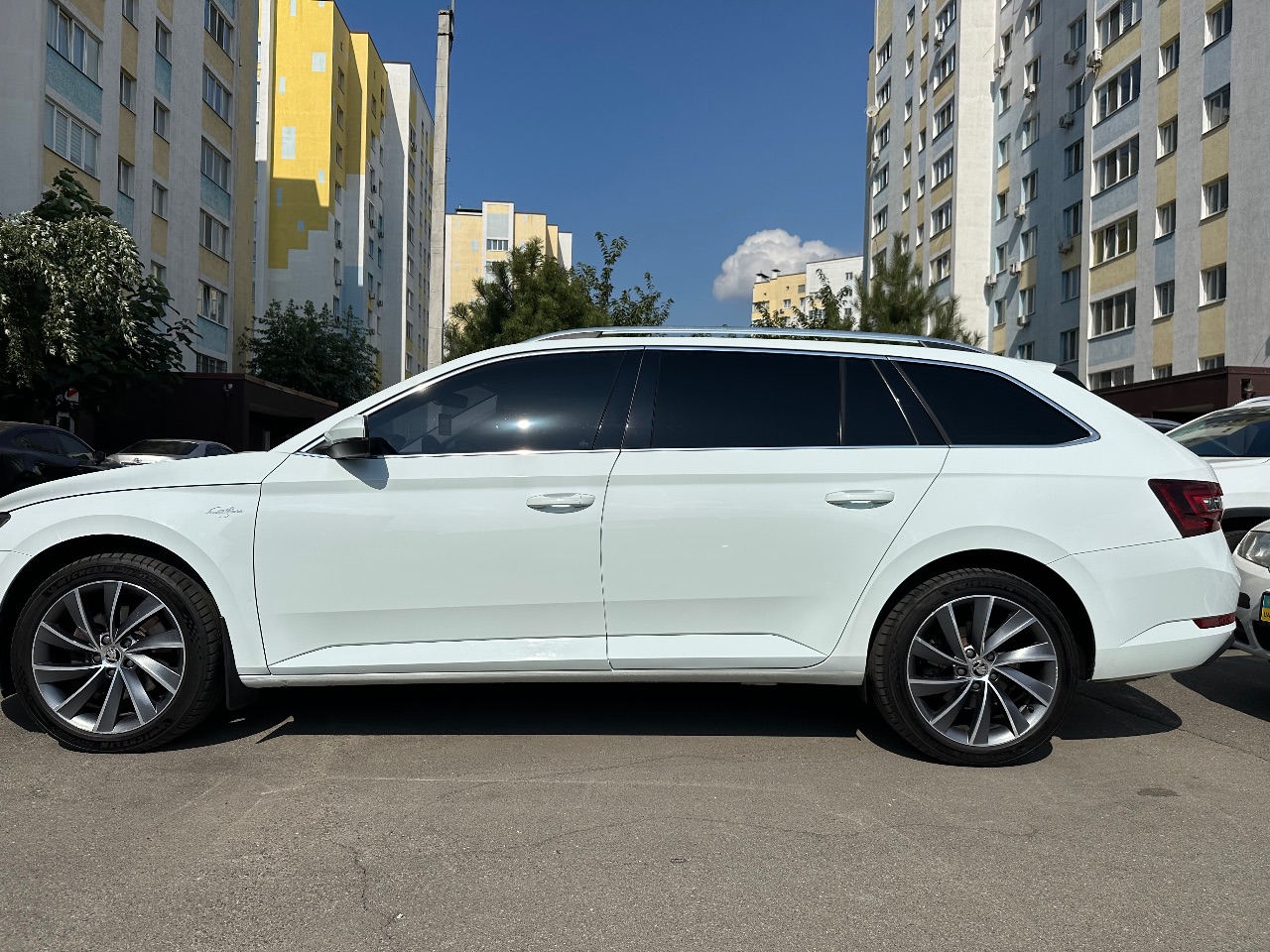 Skoda Superb - фото 13