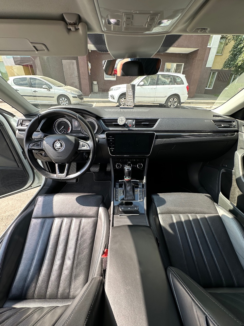 Skoda Superb - фото 38