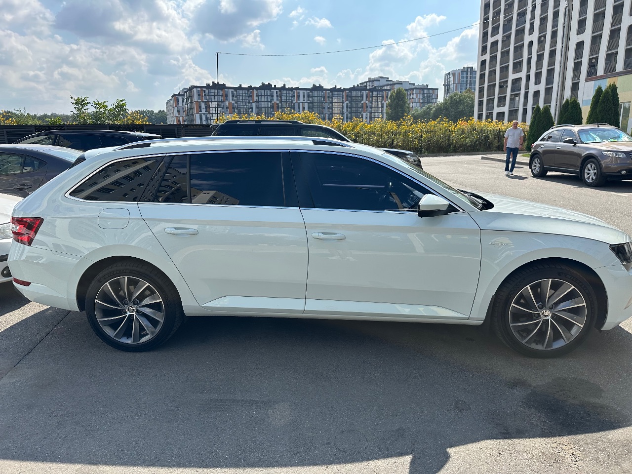 Skoda Superb - фото 16