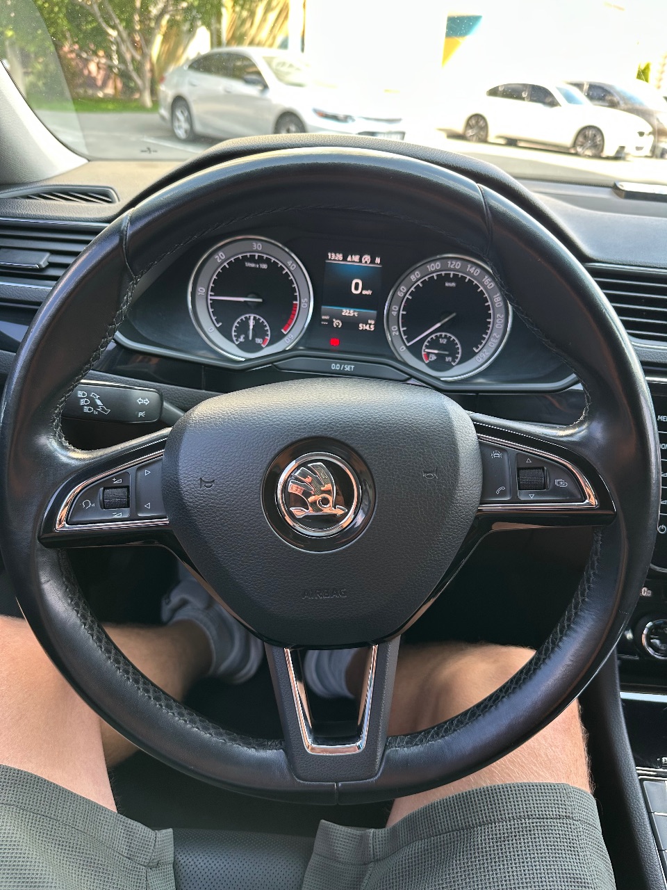 Skoda Superb - фото 19