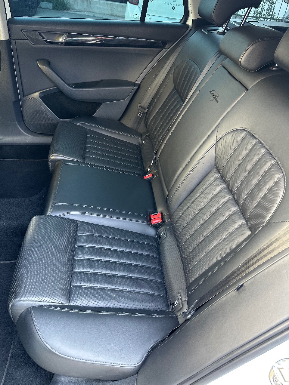 Skoda Superb - фото 27