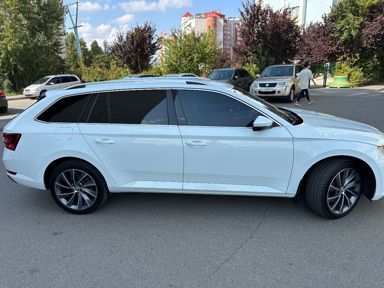 Skoda Superb - фото 10