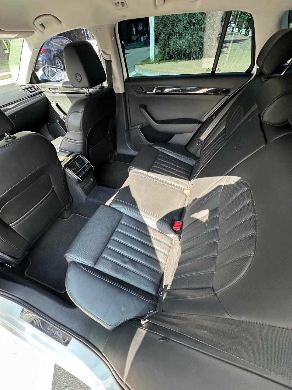 Skoda Superb - фото 39