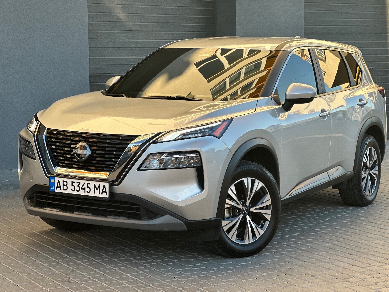 Nissan Rogue - фото 1