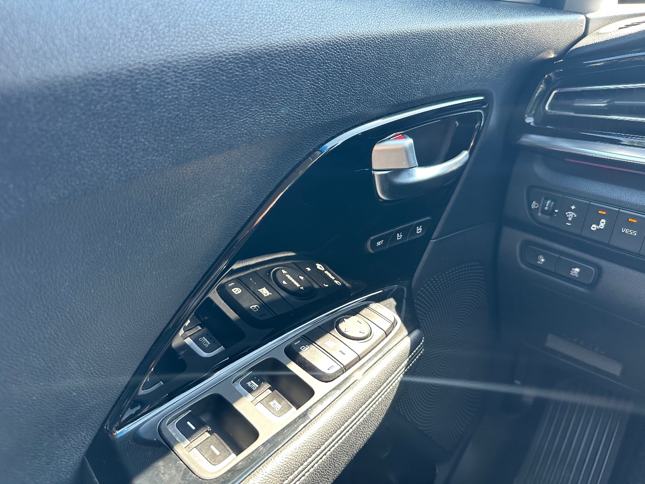 Kia Niro - фото 26