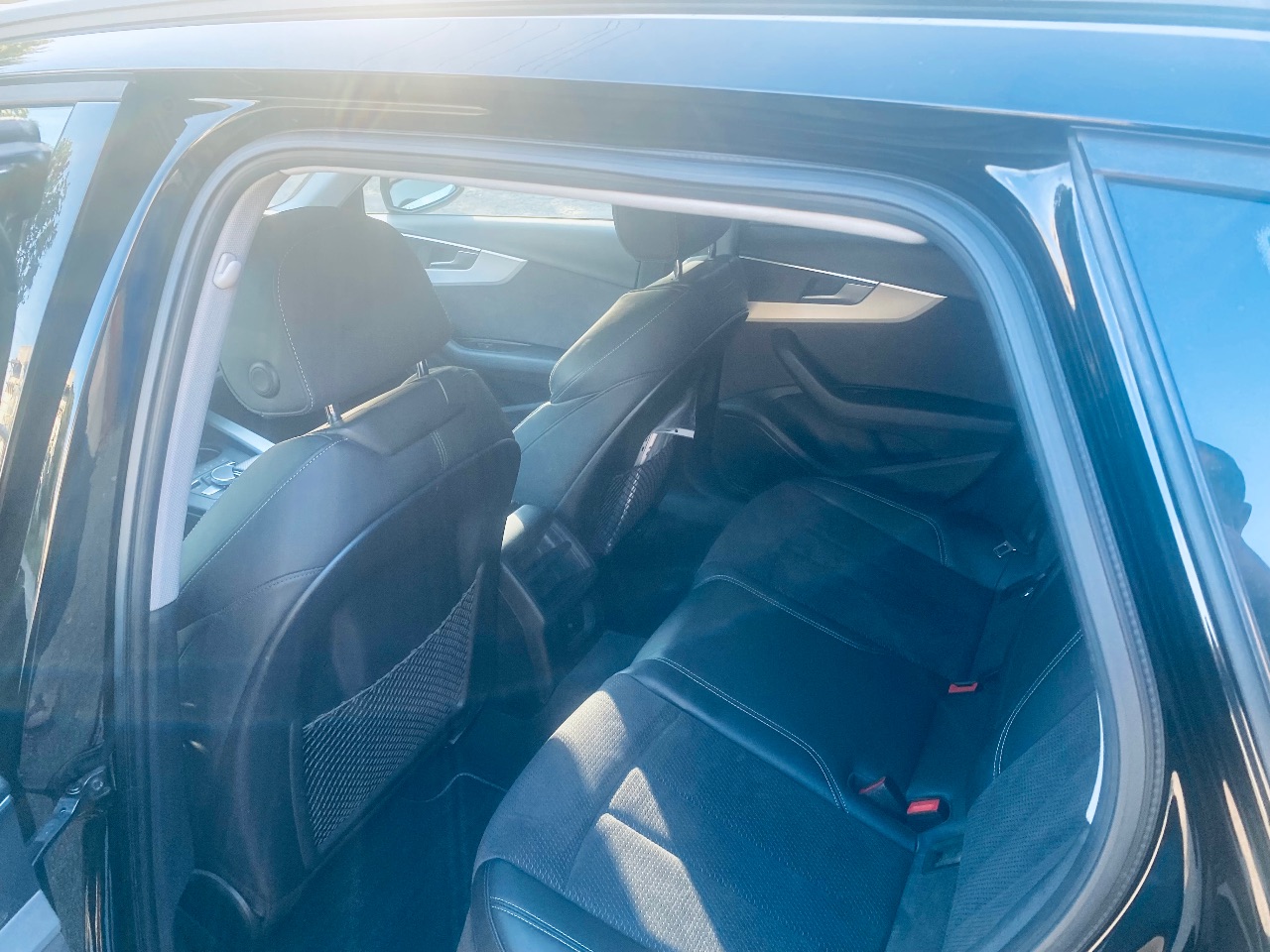 Audi A4 - фото 5