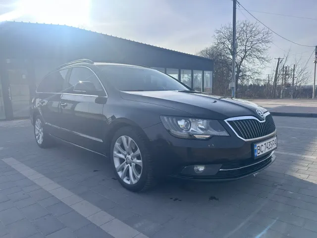 Skoda Superb - фото 4