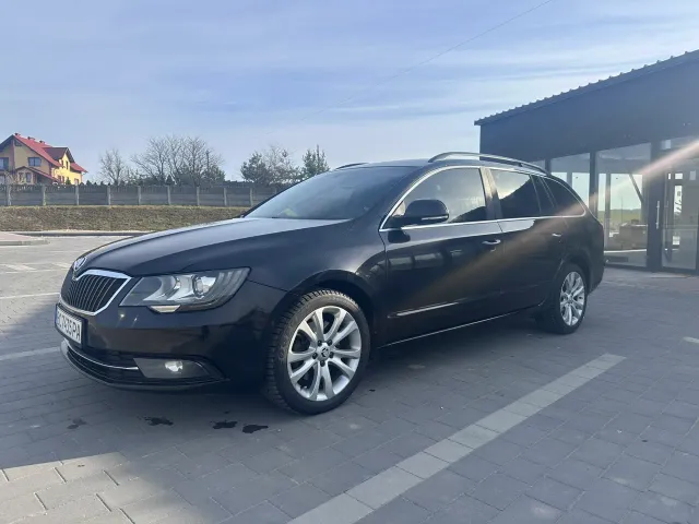 Skoda Superb - фото 1