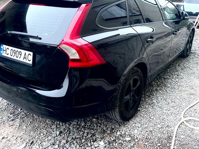 Volvo V60 - фото 3