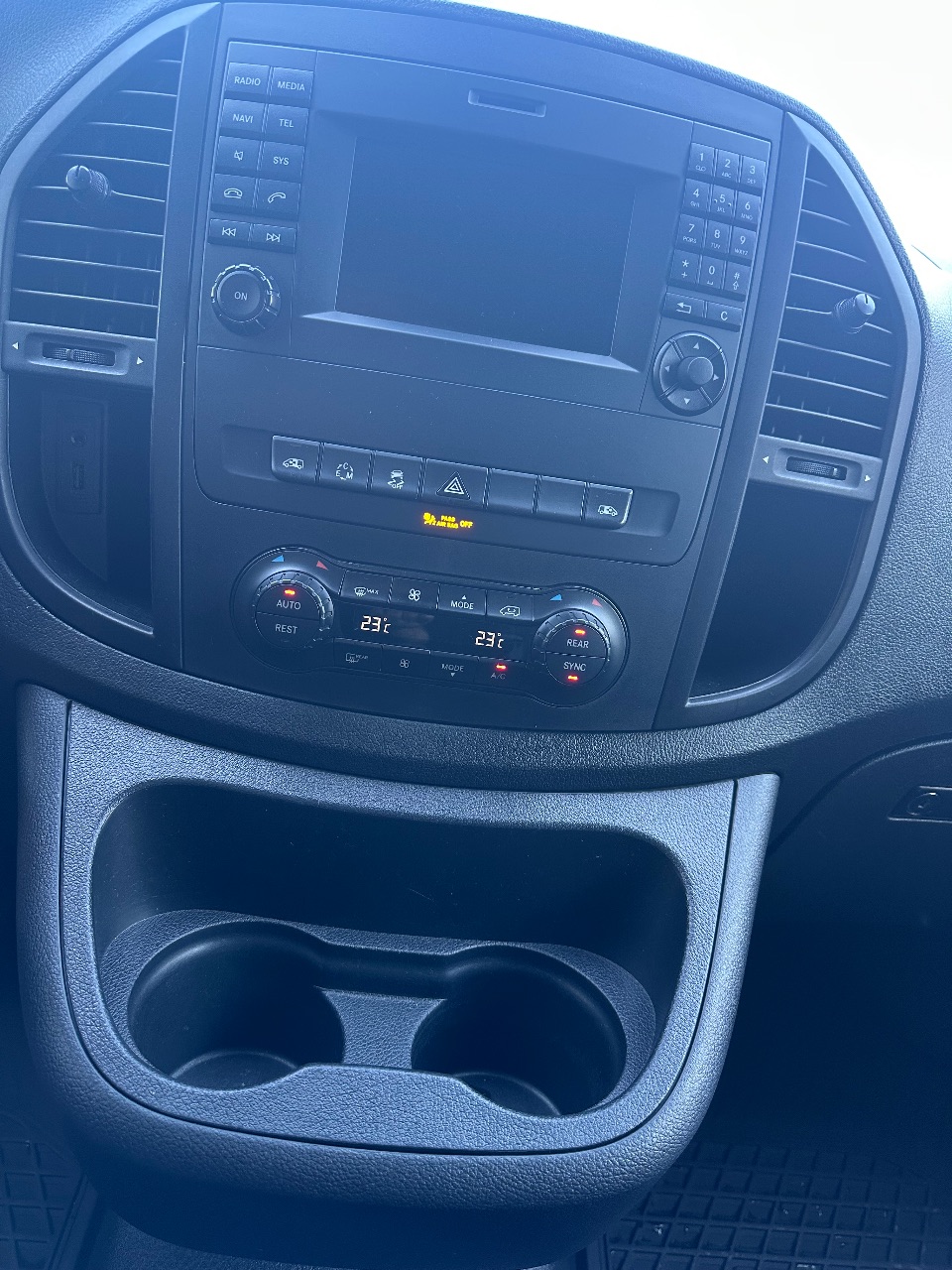 Mercedes-Benz Metris - фото 10