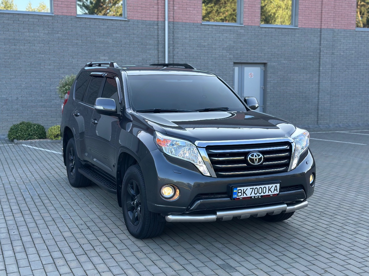 Toyota Land Cruiser Prado - фото 1