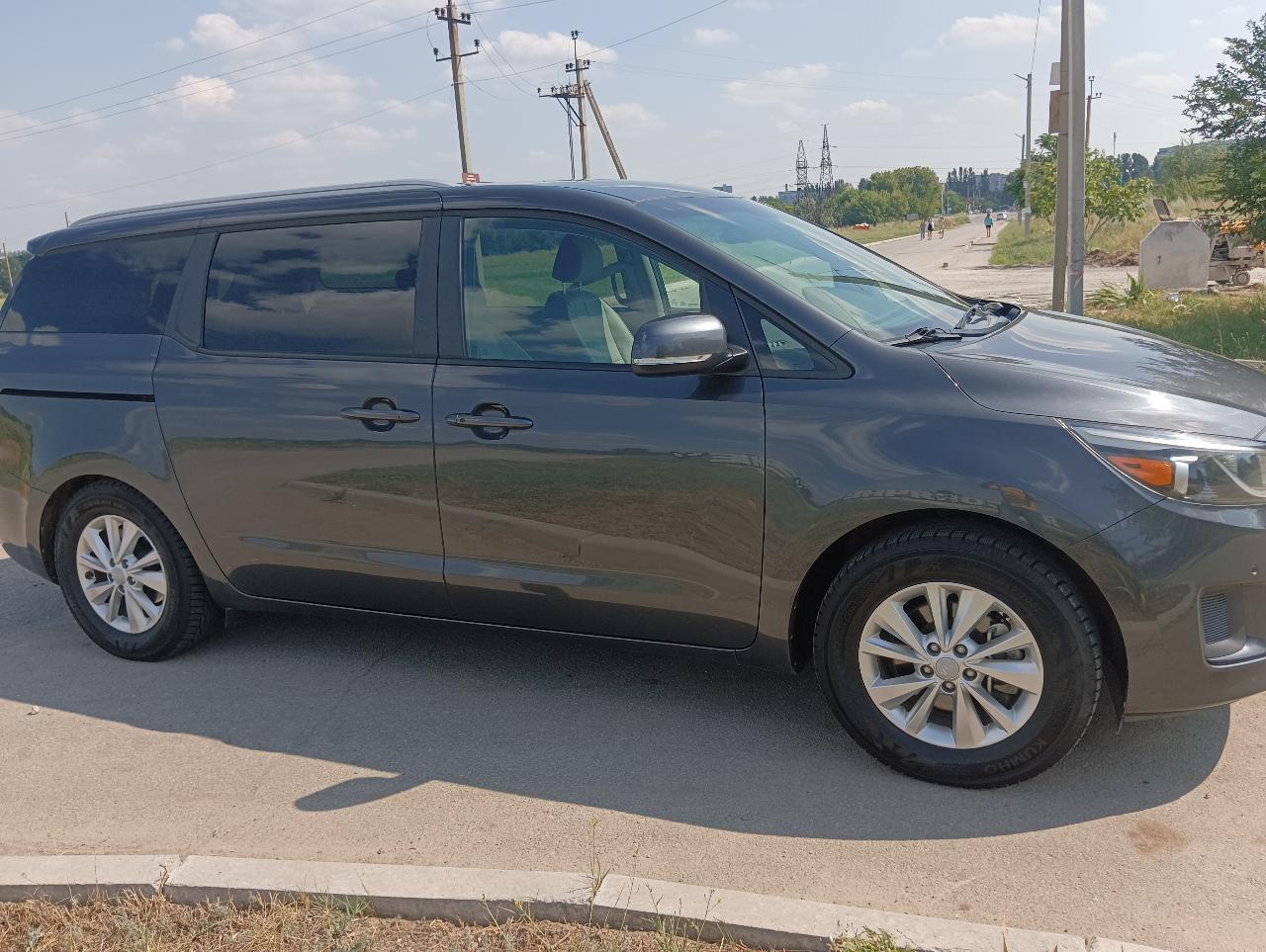 Kia Sedona - фото 15