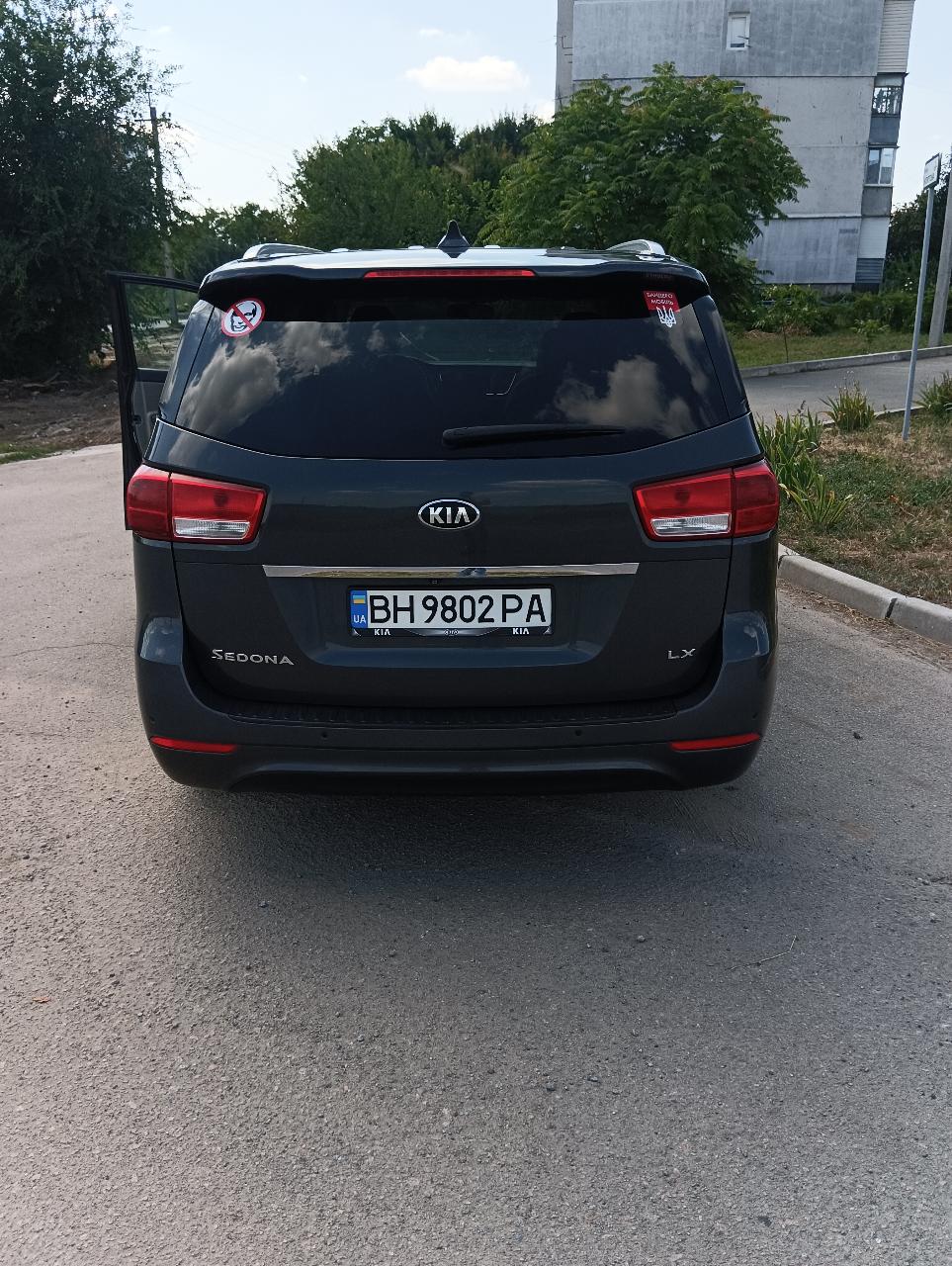 Kia Sedona - фото 10