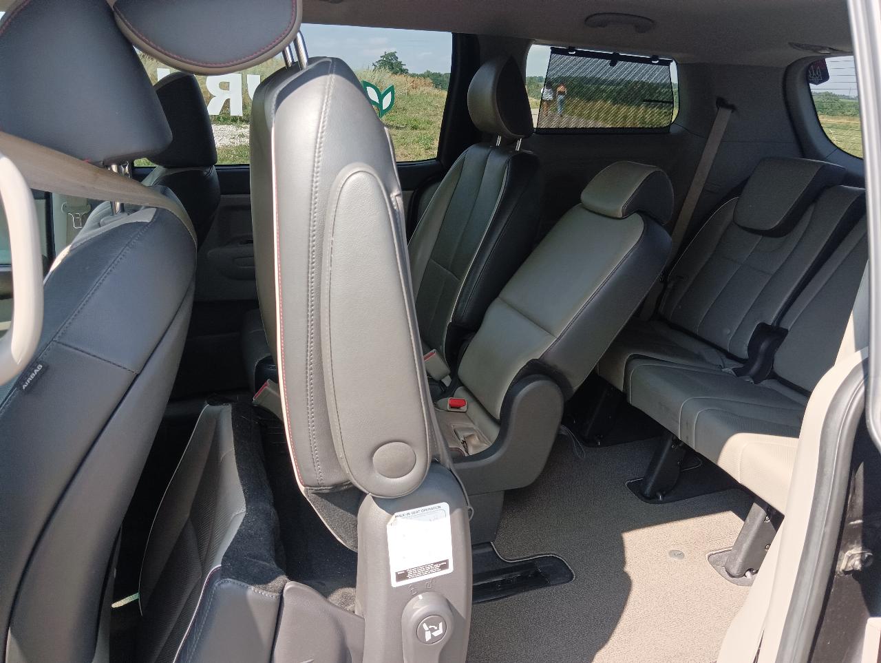 Kia Sedona - фото 12