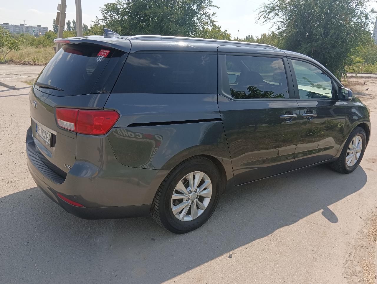 Kia Sedona - фото 11