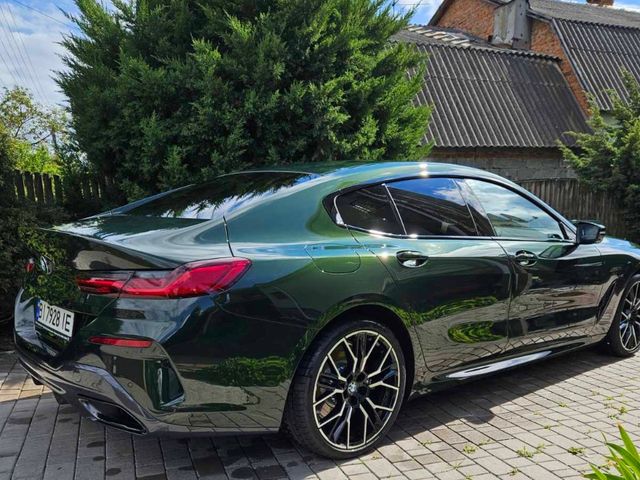 BMW 8 серії - фото 1