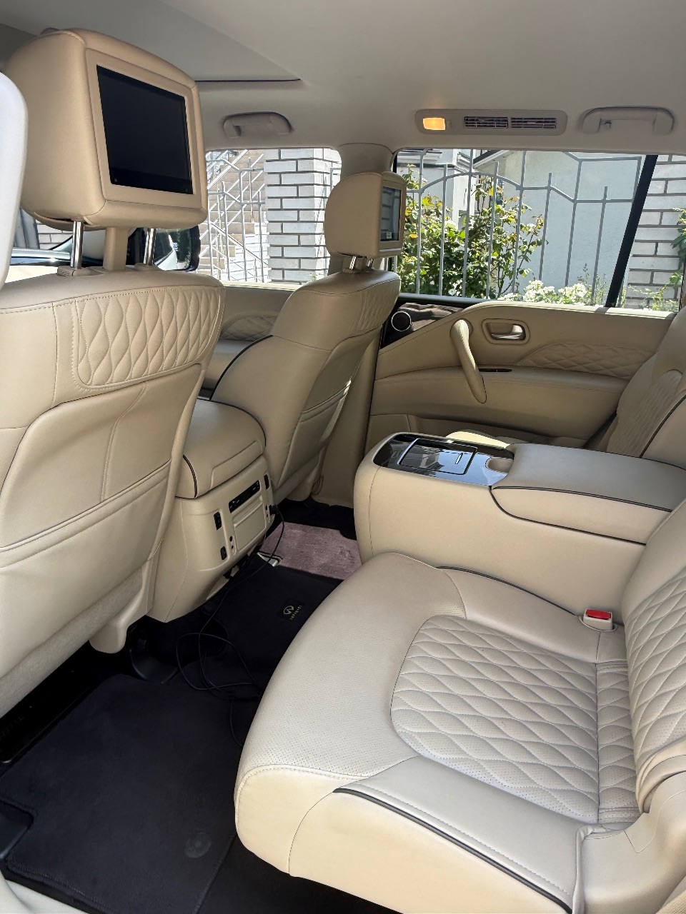 Infiniti QX80 - фото 5