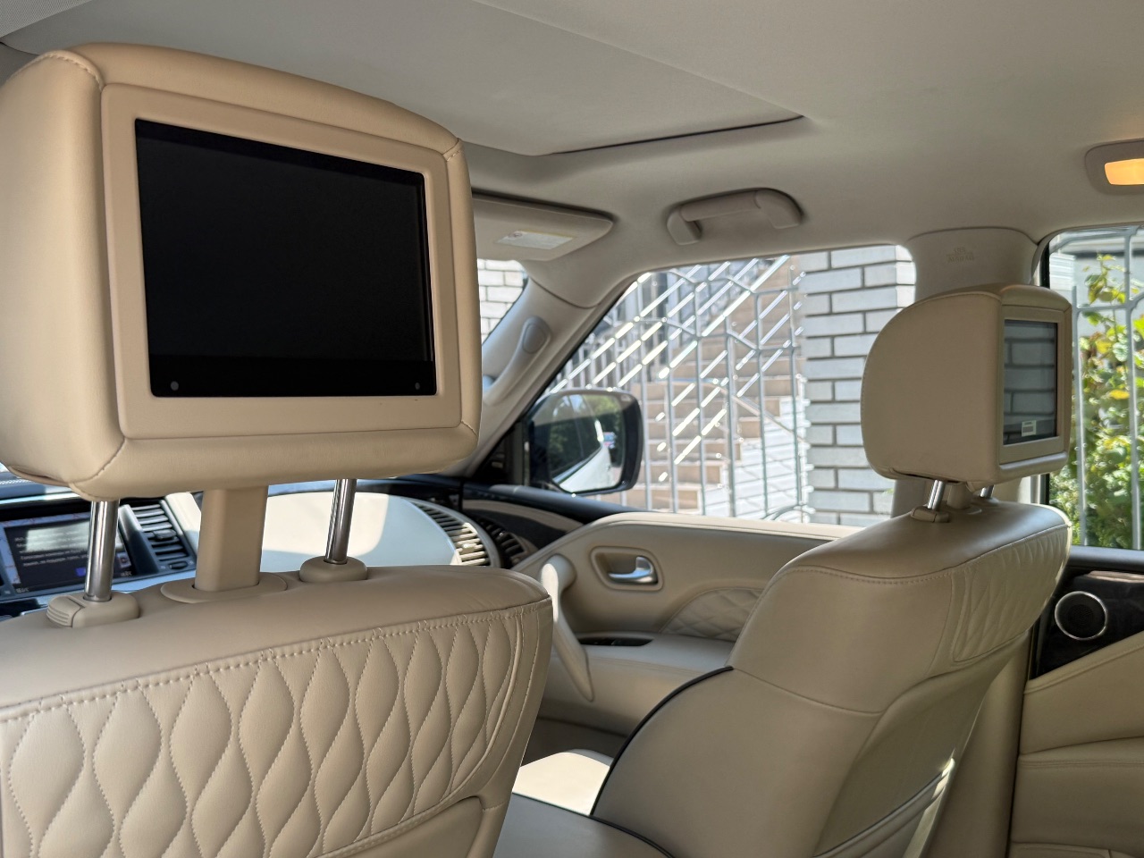 Infiniti QX80 - фото 7