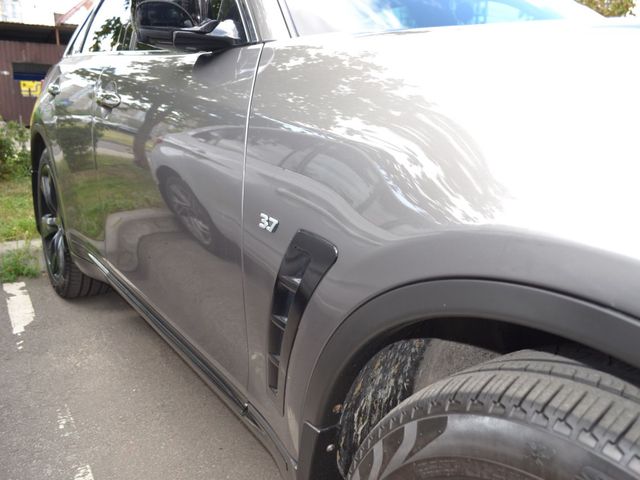 Infiniti QX70 - фото 1